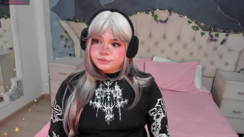 Snapshot of maxxxine_ chatting on April 2026 12:30:01 AM Maxine Minx online show from April 2026 12:30:01 AM