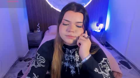 Snapshot of maxxxine_ chatting on May 2026 11:43:01 PM Maxine Minx online show from May 2026 11:43:01 PM