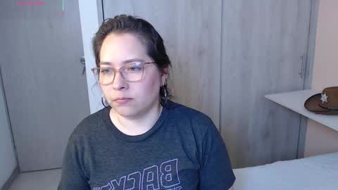 Snapshot of may_bloom chatting on October 2025 03:07:01 AM May online show from October 2025 03:07:01 AM