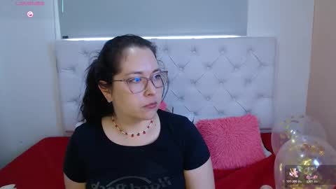 Snapshot of may_bloom chatting on February 2026 05:43:01 PM May online show from February 2026 05:43:01 PM