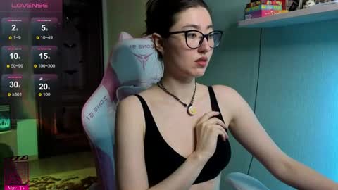 may_may_moon online show from July 2026 07:53:01 PM