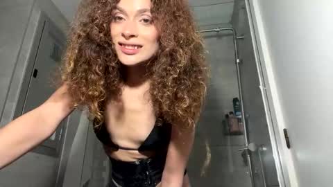 Maya transgirl online show from January 2026 08:44:02 PM