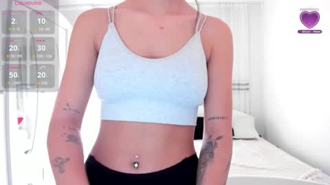 Snapshot of maya_and_guests chatting on September 2025 08:52:01 AM Maya online show from September 2025 08:52:01 AM