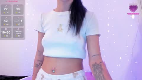 Snapshot of maya_and_guests chatting on October 2025 02:25:02 PM Maya online show from October 2025 02:25:02 PM