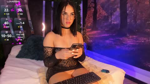 Snapshot of maya_blue_ chatting on December 2024 07:04:02 AM Maya online show from December 2024 07:04:02 AM