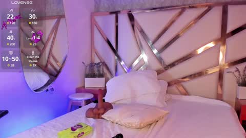 Snapshot of maya_blue_ chatting on January 2025 06:28:01 AM Maya online show from January 2025 06:28:01 AM