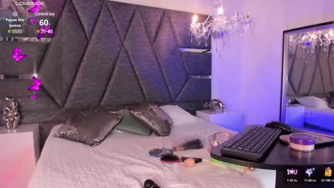 Snapshot of maya_blue_ chatting on March 2025 03:46:02 AM Maya online show from March 2025 03:46:02 AM