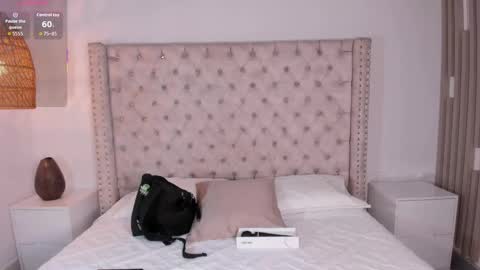 Snapshot of maya_blue_ chatting on October 2025 04:20:02 AM Maya online show from October 2025 04:20:02 AM