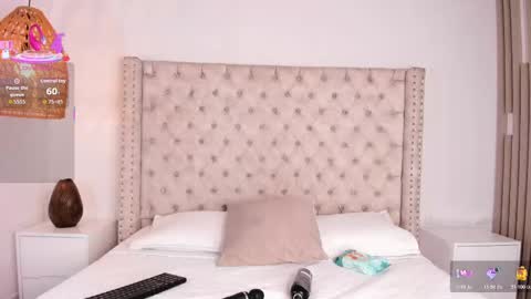 Snapshot of maya_blue_ chatting on October 2025 03:43:01 AM Maya online show from October 2025 03:43:01 AM