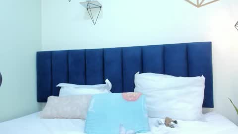 Snapshot of mayaevansmg chatting on November 2025 12:07:01 PM SOFIA online show from November 2025 12:07:01 PM