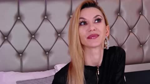 Snapshot of mayahales chatting on February 2026 12:11:01 PM Maya online show from February 2026 12:11:01 PM