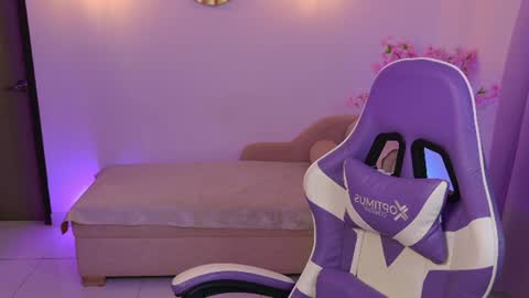 Maya Vexx online show from July 2026 06:37:01 PM
