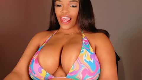 MayBabi online show from March 2025 12:09:01 PM