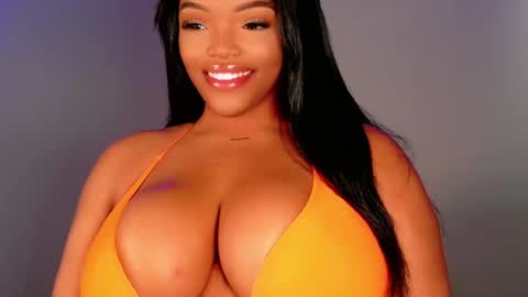 MayBabi online show from September 2025 12:08:02 PM