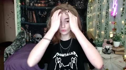 maybe_yours333 online show from April 2026 11:55:02 AM