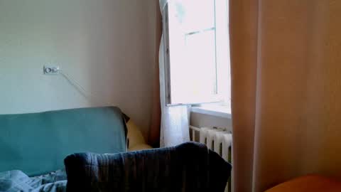 maybloom_ online show from May 2026 05:14:02 AM