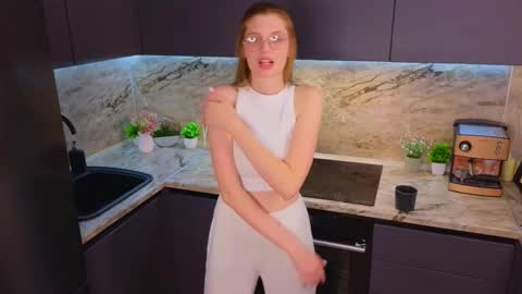 Mia online show from February 2025 04:11:02 PM