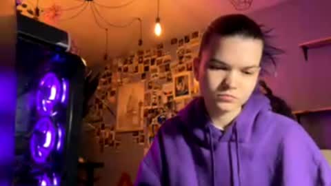 Rose online show from April 2026 06:05:02 PM