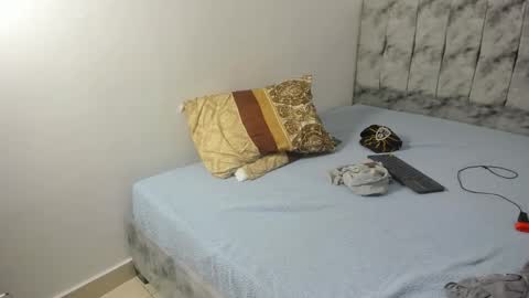 Mayky... online show from March 2026 11:32:01 PM