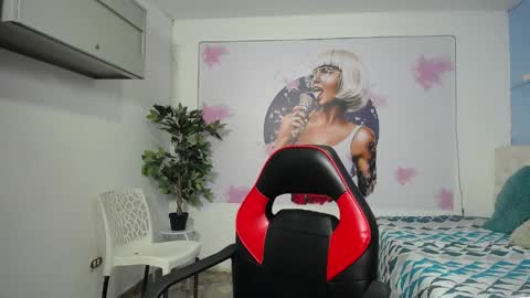 Maylin  online show from April 2026 07:49:01 PM