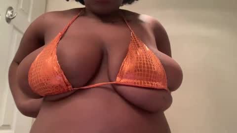 Snapshot of mayluvsu chatting on January 2026 09:47:01 AM mayluvsu online show from January 2026 09:47:01 AM