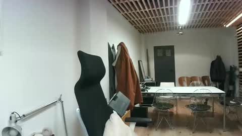 maythe4bwu online show from May 2026 06:27:02 PM