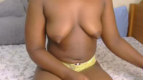 mazel_quincy online show from February 2026 03:15:02 AM