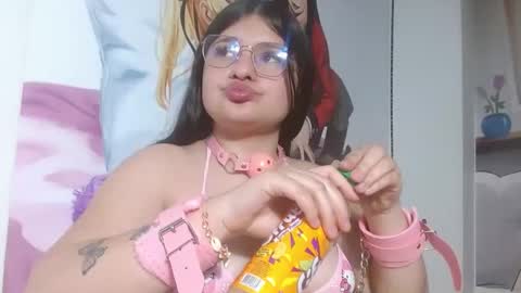 mackenna av online show from February 2025 02:46:02 PM