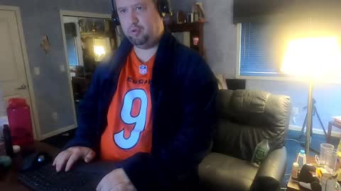 Snapshot of mckhero chatting on December 2024 05:04:02 PM Sean online show from December 2024 05:04:02 PM