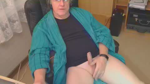 mcswis6 online show from December 2024 01:35:02 PM