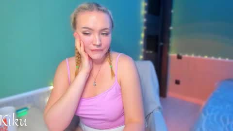 Kiku online show from November 2025 11:47:02 PM