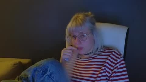 Roze online show from May 2026 12:18:01 AM