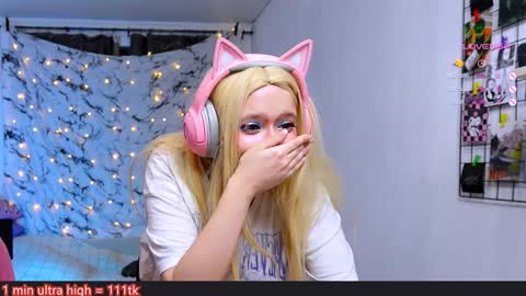 Snapshot of me_hanna chatting on February 2025 12:07:01 AM Hanna online show from February 2025 12:07:01 AM