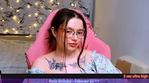 Snapshot of me_hanna chatting on February 2025 02:07:02 AM Hanna online show from February 2025 02:07:02 AM