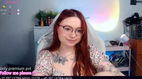 Snapshot of me_hanna chatting on October 2025 01:17:01 AM Hanna online show from October 2025 01:17:01 AM