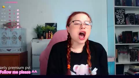 Snapshot of me_hanna chatting on November 2025 10:21:01 PM Hanna online show from November 2025 10:21:01 PM