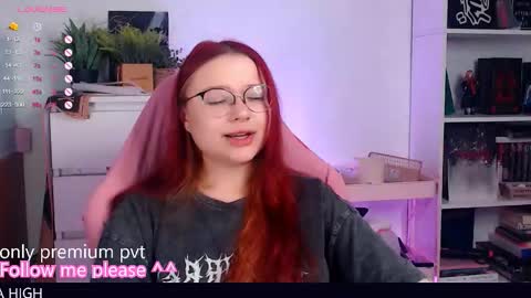 Snapshot of me_hanna chatting on November 2025 10:32:02 PM Hanna online show from November 2025 10:32:02 PM