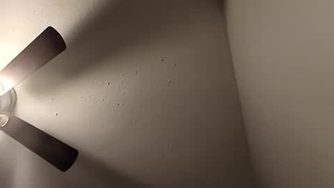 Jizzy online show from March 2026 05:44:01 AM