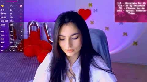 Snapshot of medina_andress chatting on February 2026 09:33:02 PM Dina online show from February 2026 09:33:02 PM