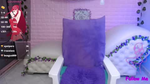 Snapshot of medussa_kat chatting on December 2024 11:18:02 PM Katrina online show from December 2024 11:18:02 PM