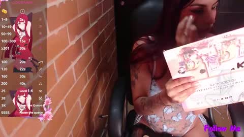 Snapshot of medussa_kat chatting on December 2024 12:46:02 AM Katrina online show from December 2024 12:46:02 AM