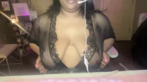 Snapshot of meetsouthernpeach chatting on March 2025 03:48:02 PM Southern Peach online show from March 2025 03:48:02 PM