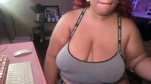 Snapshot of meetsouthernpeach chatting on September 2025 06:07:01 PM Southern Peach online show from September 2025 06:07:01 PM