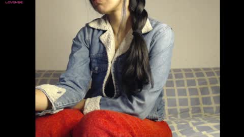 Snapshot of meg4nmiau chatting on December 2024 11:21:01 AM Meg4n Miauuuu online show from December 2024 11:21:01 AM