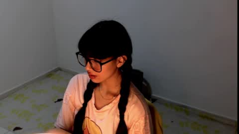 Meg4n Miauuuu online show from May 2026 02:03:01 PM
