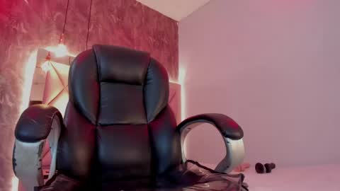 M E G A N online show from May 2026 06:38:02 PM