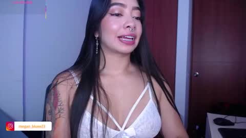 Snapshot of megan_bluee_ chatting on November 2025 02:17:01 PM Megan Bluee online show from November 2025 02:17:01 PM