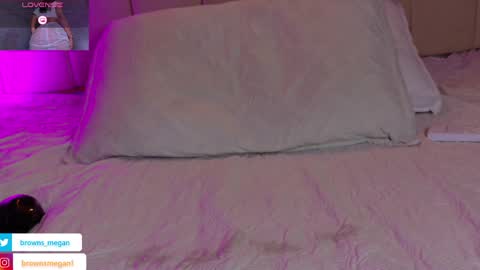 Megan  online show from April 2026 02:33:01 PM