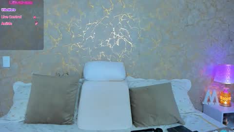 Snapshot of megan_clarck_ chatting on October 2025 02:24:01 AM Puedes llamarme angy online show from October 2025 02:24:01 AM