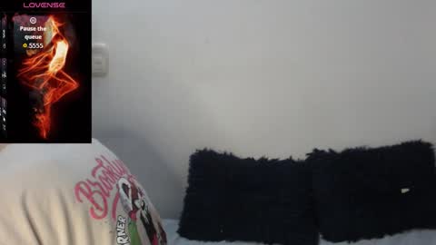 Snapshot of megan_coop3r_ chatting on November 2025 11:48:01 PM Megan and sophi online show from November 2025 11:48:01 PM